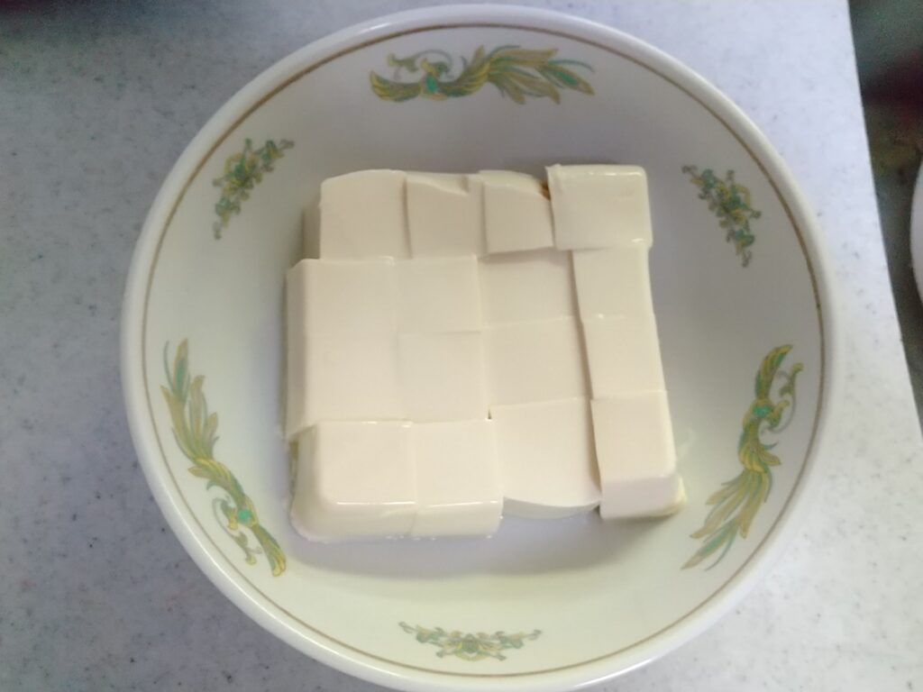 日本ハム 四川辛口麻婆豆腐のフライパンいらずな作り方! ※説明通りにつくると絶対に上手く作れません 豆腐丸ごと一つでもOK
