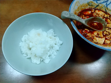 日本ハム 四川辛口麻婆豆腐のフライパンいらずな作り方! ※説明通りにつくると絶対に上手く作れません 白ご飯と食べると相性最高!